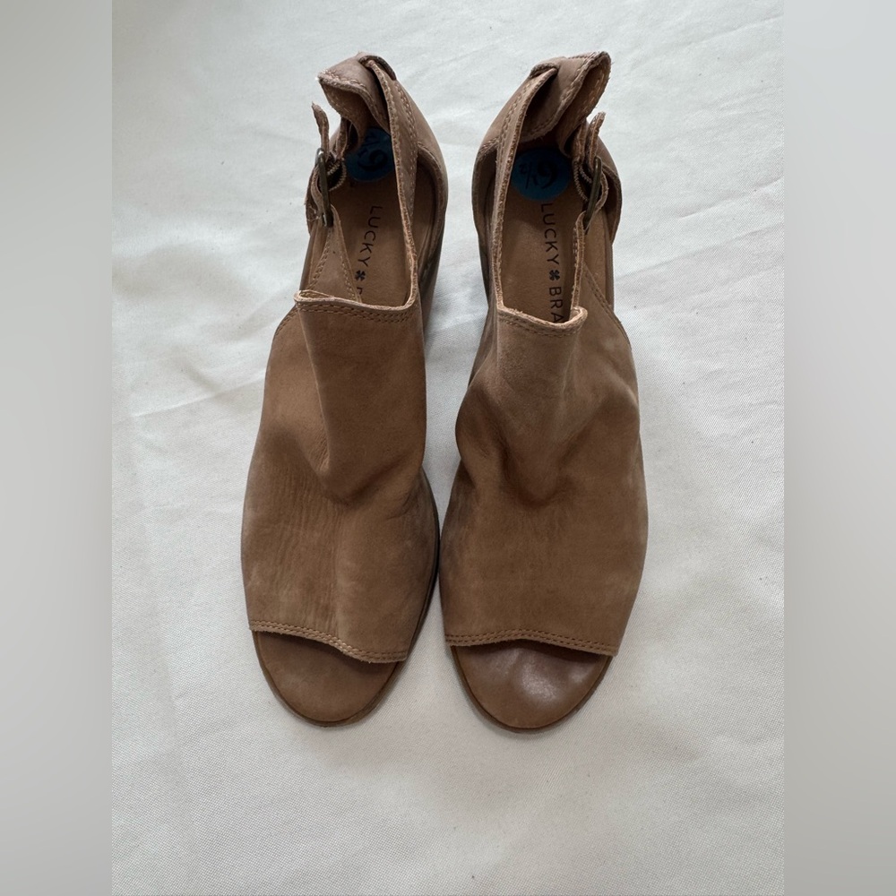 Lucky Brand Leather Peep Toe Heels Tan Chunk Heel Size 6.5